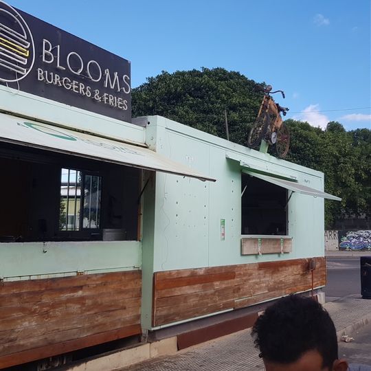 4 Blooms Burgers & Fries