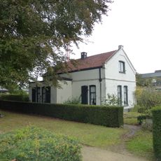 Doodgraverswoning annex baarhuis
