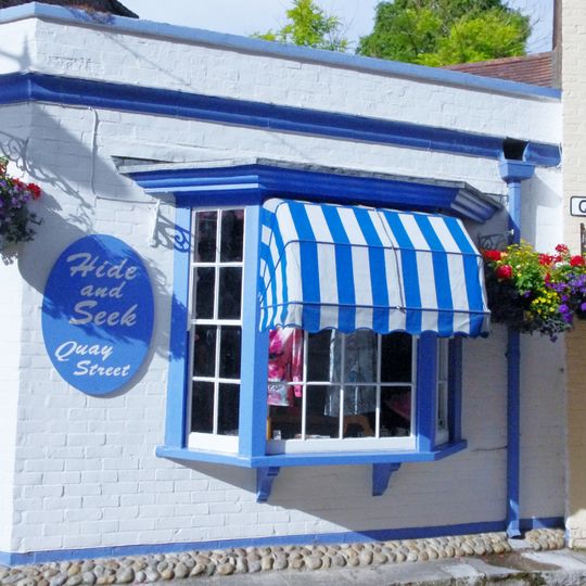 No 6 And Band Of Stone Paving On West Sides