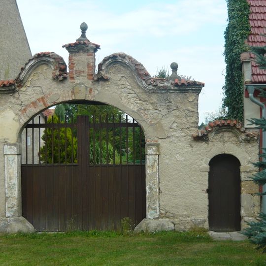 Brána usedlosti čp. 7