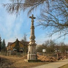 Kříž v Horní Libině u základní školy