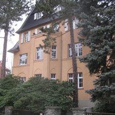 Villenartiges Wohnhaus mit Garten und Einfriedung Liliencronstraße 5