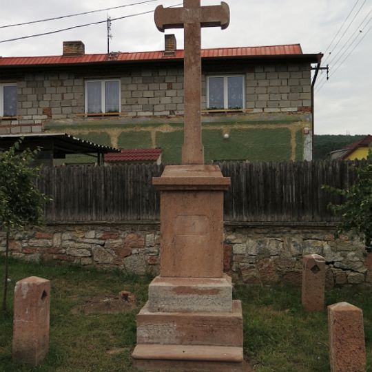 Wayside crosse in Měňany