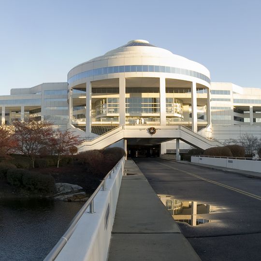 800 Westchester Avenue