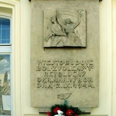 Mestský úrad, tabuľa pamätná II.