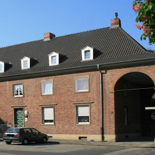 Pestalozzistraße 17–19