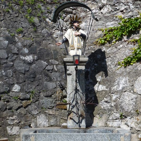 Brunnen mit hl. Franz Xaver
