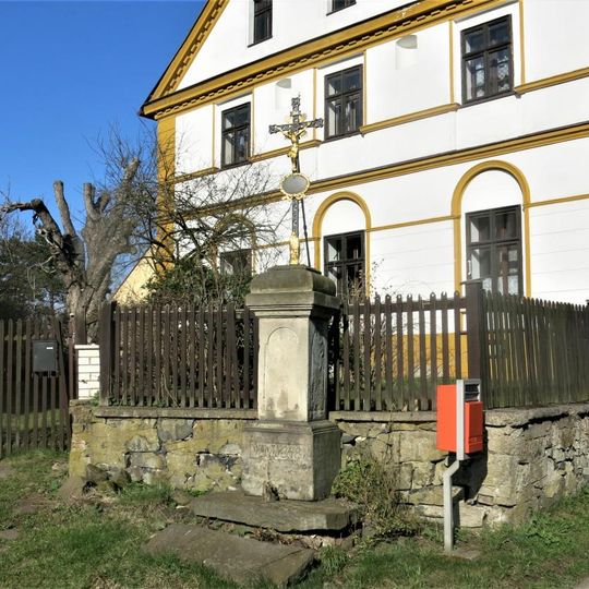 Kříž u domu 45 v Knínici