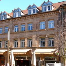 Wohn- und Geschäftshaus