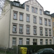 Mietshaus in halboffener Bebauung mit Vorgarten Rudolf-Liebold-Straße 3