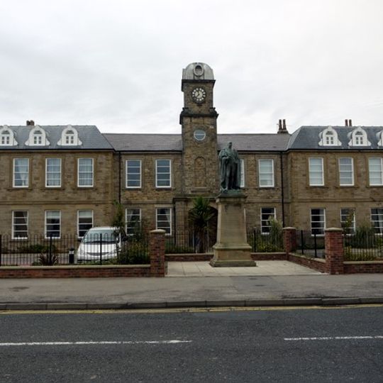 The Londonderry Institute And Forecourt Wall
