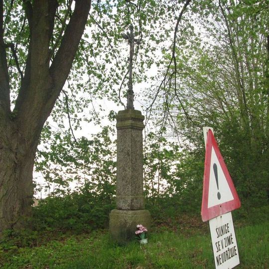 Kříž severně od Pečetína