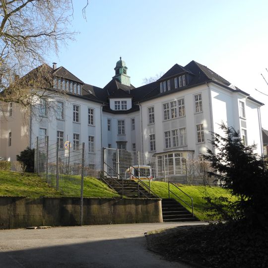 Ferdinand-Sauerbruch-Klinikum, Gebäude 3