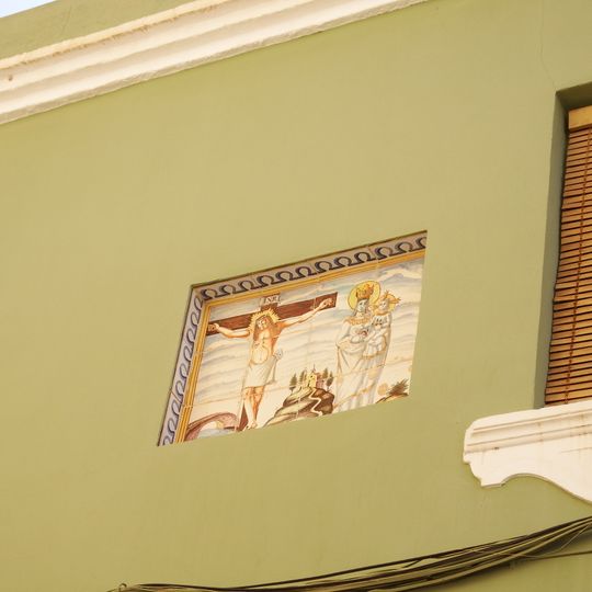 Retablo cerámico de Cristo y la Virgen del Castillo