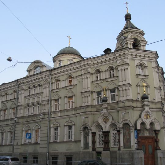 Главный корпус с храмом святых преподобных Сергия и Германа Валаамских чудотворцев и храмом святого благоверного князя Александра Невского