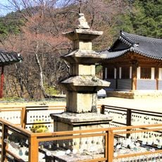 용연사 삼층석탑