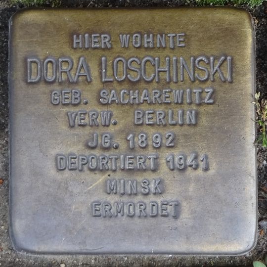Stolperstein en memoria de Dora Loschinski
