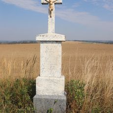 Kříž u silnice východně od Střížova