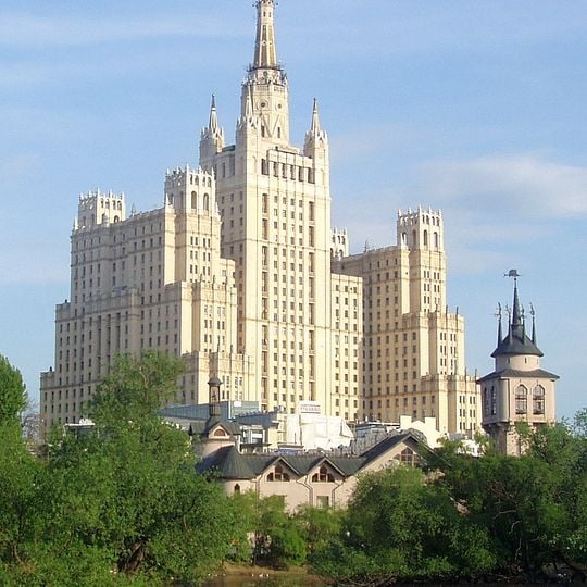 Edificio residenziale in piazza Kudrinskaja