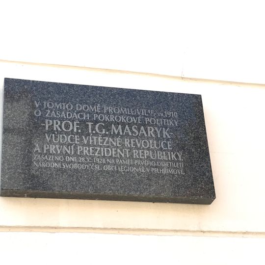 Pamětní deska Tomáše Garrigua Masaryka v Pelhřimově