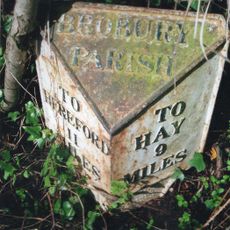Milepost, opp. entrance New Court, Brobury