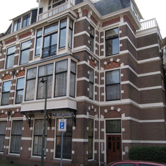 Pand met neo-renaissancegevel