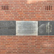 Herdenkingssteen van de eerstesteenlegging van de voormalige synagoge
