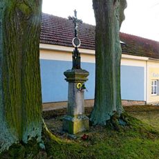 Kříž ve Struhařově na návsi