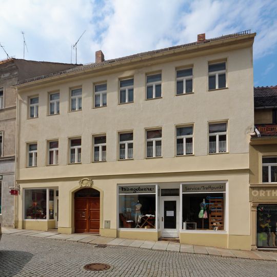 Wohnhaus in geschlossener Bebauung Bautzner Straße 17