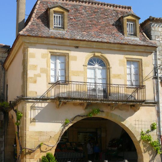 Maison à couvert, 3 place des Cornières