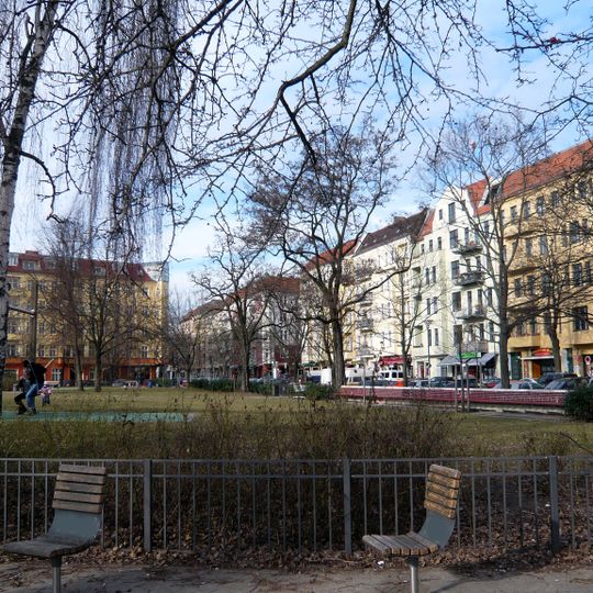 Annemirl-Bauer-Platz