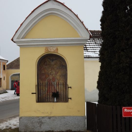 Kaplička na návsi