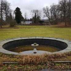 Kašna u zámku v Hluboši