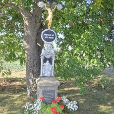 Kříž jižně od Chlístova