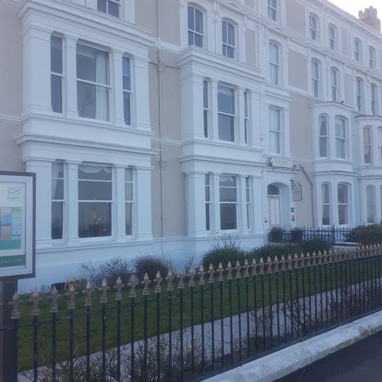 Cae Mor Hotel, Nos.5 & 6 Penrhyn Crescent