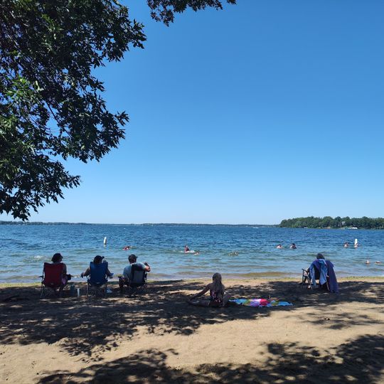 Lake Le Homme Dieu Beach