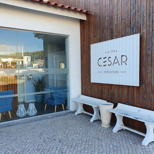 César