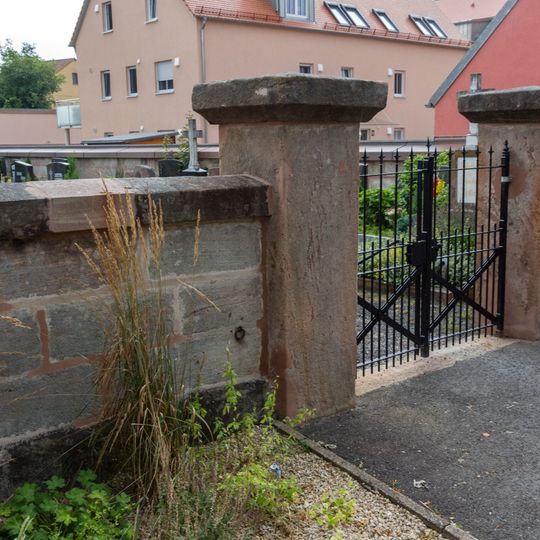 Friedhofsmauer Feuchter Straße