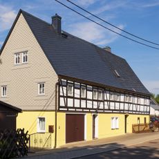 Wohnhaus Hauptstraße 2; 3