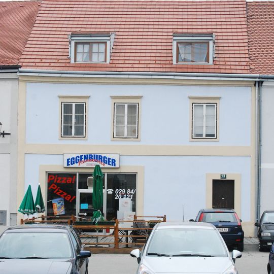 Wohn- und Geschäftshaus