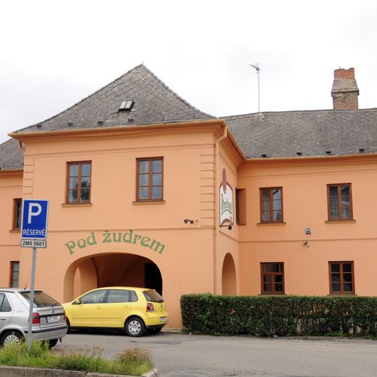 Dům čp. 927 se žudrem