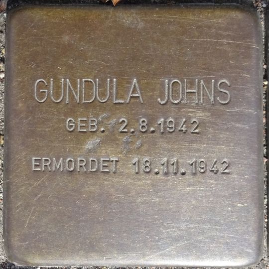 Stolperstein en memoria de Gundula Johns
