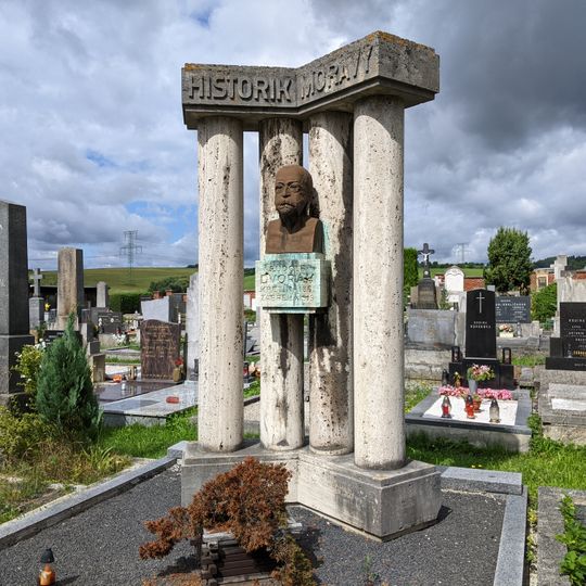 Náhrobky Rudolfa Dvořáka a sourozenců Pettlových