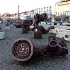 Kovové plastiky Vrby na Staroměstském náměstí v Mladé Boleslavi