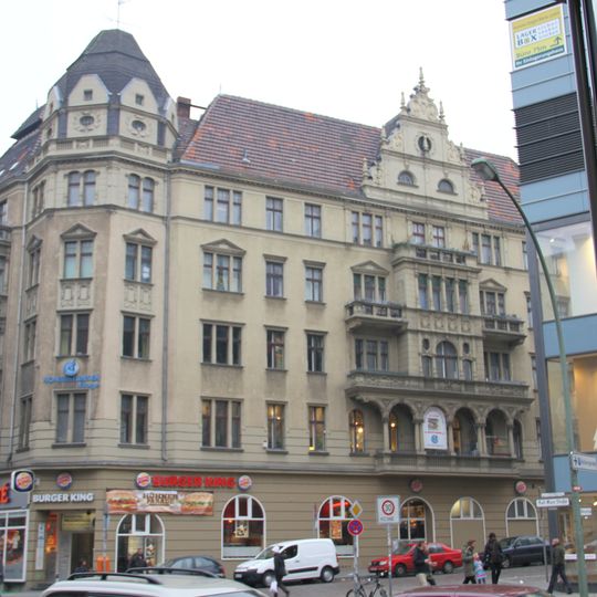 Karl-Marx-Straße 100, Rollbergstraße 1–3