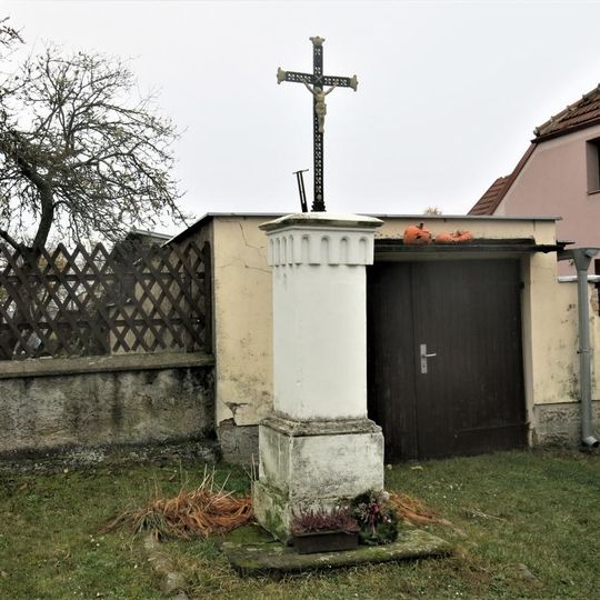 Kříž u domu 7 v Doubravě