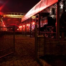 Spazio ex-Breda: Carroponte con la locomotiva, il muro parlante e il carro lingottiera