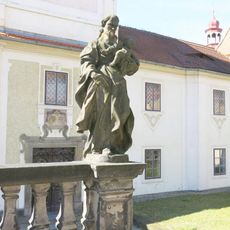 Socha svatého Josefa na balustrádě před Loretou v Rumburku