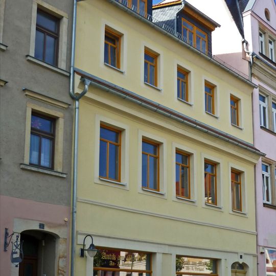 Wohnhaus mit Laden in geschlossener Bebauung und Hofflügel Markt 15