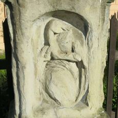 Kříž na návsi v Zubrnicích